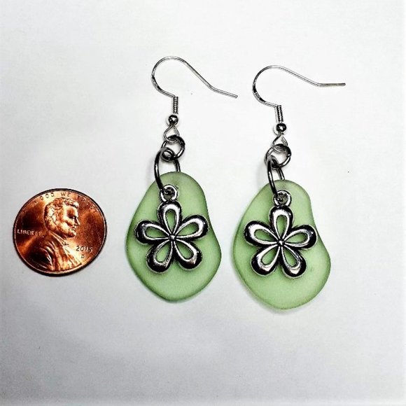 Light Green Sea Glass Daisy Earrings - Picture 2 of 4
